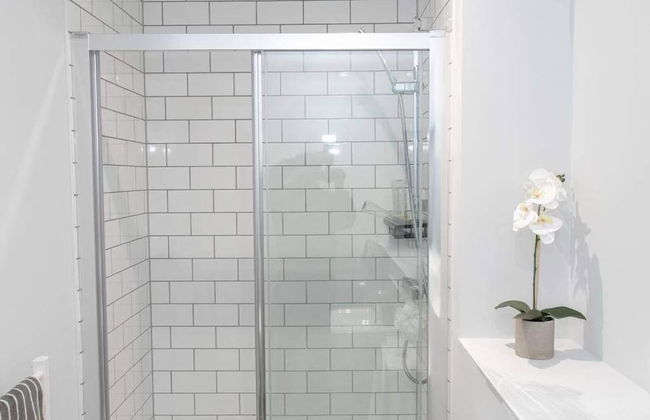 2br-sleeps4-citycentre-parking-rooftop - Foto 21