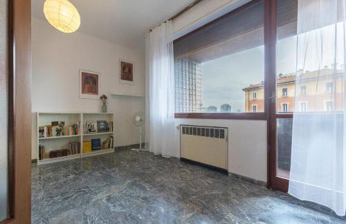 GuestHost - Roomy Apartment near UniBo & Porta San Donato - Photo 8