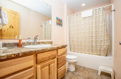 Northwoods Getaway - Photo 33