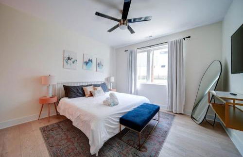 Luxe Townhome Rooftop Hot Tub Parking - Photo 25