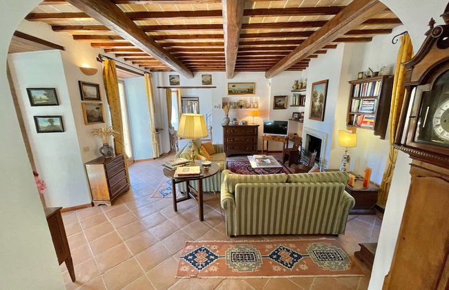 Luxurious Umbrian Retreat for 10 With Private Terrace and Pool - Photo 47