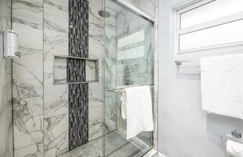 Cozy Getaway with Pool and Putting Green Unit 1 - Foto 4