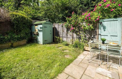 Where Style & Convenience Combine- Photo ID Required - Foto 33