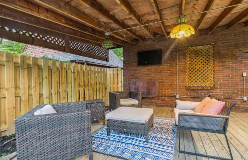 Steps to Edgewater - Sleeps 14 - Fun Game Room Retreat - Foto 68