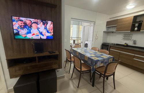 Lindo Ap - CENTRO- piscina, churrasqueira gourmet, maquina lava e seca e wifi roupas cama - Foto 51