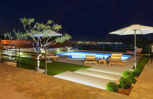 Holiday home Magic view with private heated pool - Photo 3