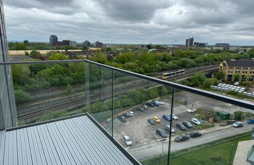 Penthouse height Flat, City View Balcony, Quiet, Free Wifi, Gym & More Minimalistic Home - Foto 12