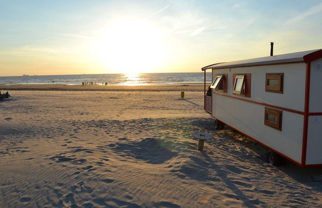 Living Van on the Beach With Sea Views - Photo 17