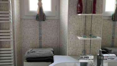 Maison chaleureuse en face de la forêt - proche INSEAD - Foto 3, towels
