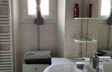 Maison chaleureuse en face de la forêt - proche INSEAD - Foto 3