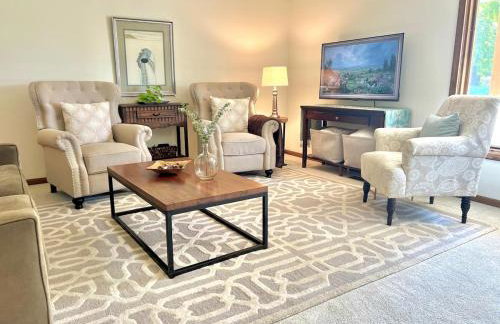 Sunlit Maple Inn-Rest Awaits You - Foto 11