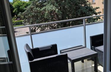 Le 8 - Appartement 2 chambres calme, tout confort, parking privé gratuit, à 2 pas des Allées Provençales - Photo 3