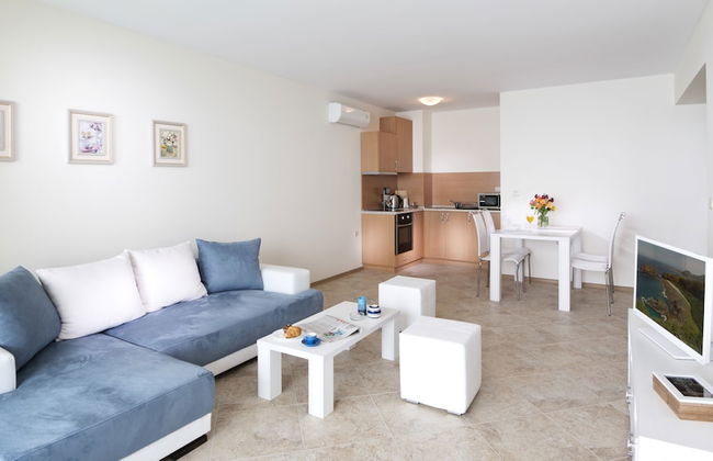 Calithea Complex - Photo 31