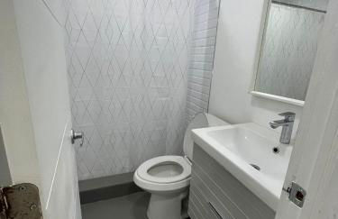 Stylish Pool Home - Photo 21