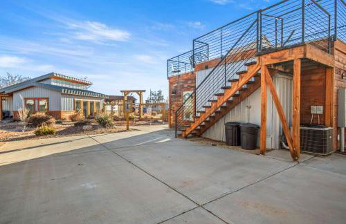 Timber & Tin G 2Bed 2Bath w Pool & Rooftop Deck - Foto 7