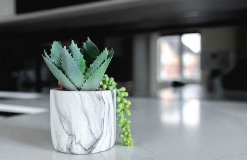 Skyvillion - COZY LARGE 4 & 1 Bed Apartments in London Enfield, Mins to Tube Station, Free Wi-Fi - Foto 38