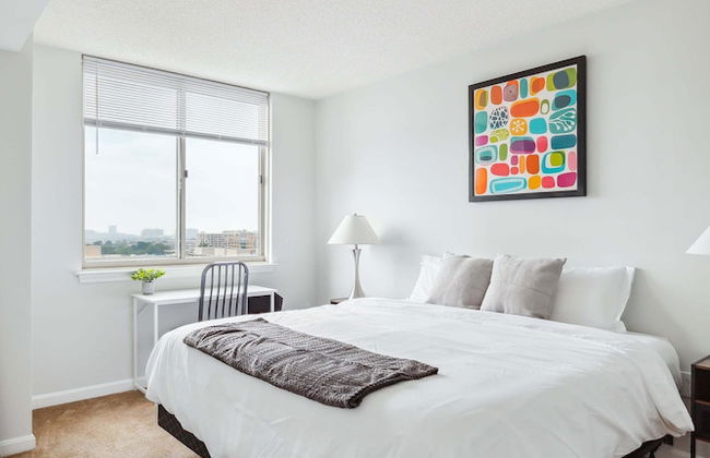 2BR Luxury City Suite With Gym & Pool - Foto 17