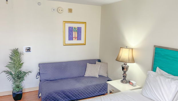 Homey Aqua Palms Studio Condo by RedAwning - Foto 2, Habitación