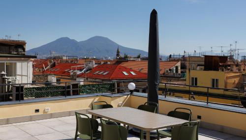 Exclusive Spaccanapoli Penthouse-Terrace with Lift By HouseinNaples - Foto 3