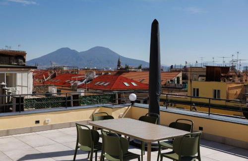Exclusive Spaccanapoli Penthouse-Terrace with Lift By HouseinNaples - Foto 3