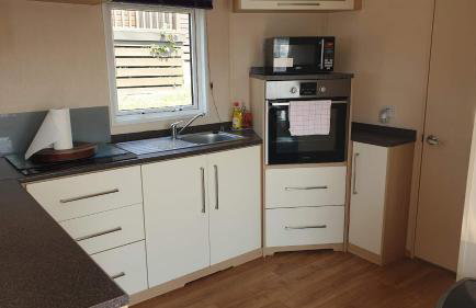 Holiday Lodge, sleeps 4, with sea & countryside views - Foto 6
