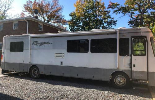 Private 1-bedroom RV, direct bus to NYC Manhattan only 2 blocks away, MetLife Stadium FIFA World Cup 25 minutes away - Foto 21