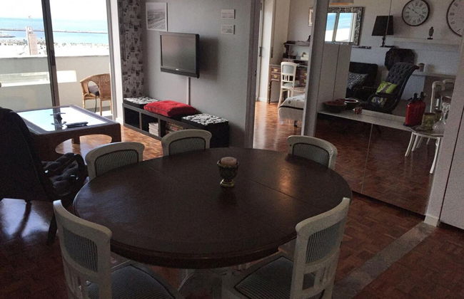 Casino Beach Apartment - Photo 13