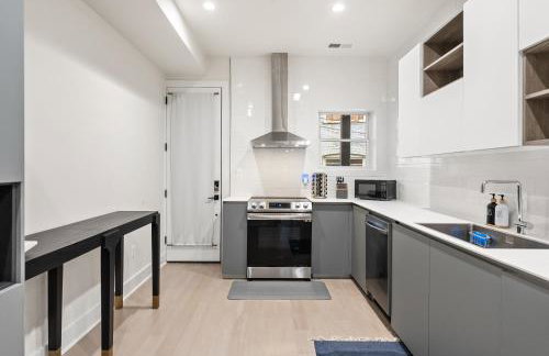 Designer 3-Bedroom Home with King Bed, Family-Friendly, Columbia Heights - Foto 21