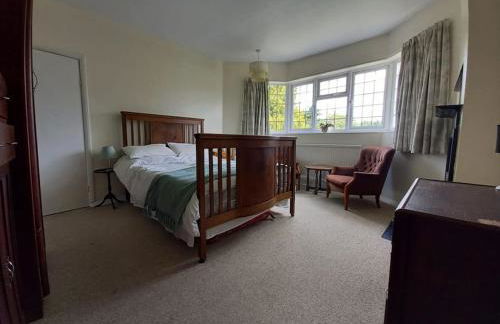 Private 1-bedroom apartment in Raynes Park - Foto 7