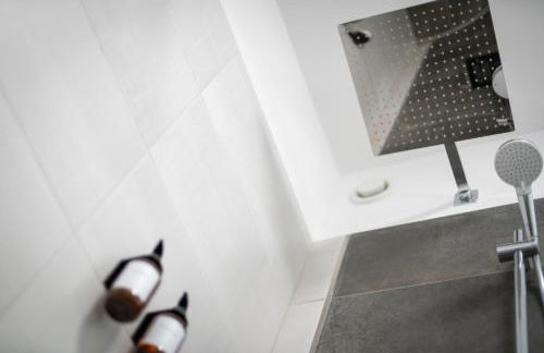 BLU APARTMENT -modern interior design in city centre- close to HBF & Uni - Foto 20