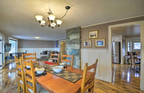 Breathtaking Port Ludlow Home with Deck and Yard - Foto 9