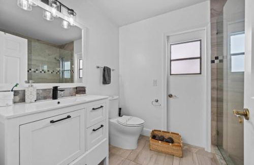 Luxurious Palm Beach Home - Photo 18