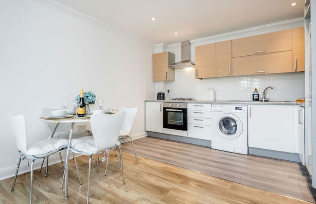 2br-sleeps4-parking-eastlondon - Photo 5