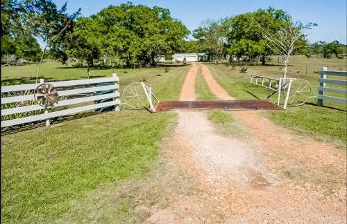 Fenced Yard! Peaceful Retreat in Smithville - Photo 18