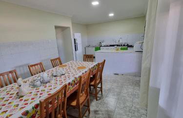 Super Confortável, WiFi Rápido, Garagem Coberta, 2 Banheiros, Suíte, 3 Quartos, Microondas, Cozinha Grande Completa, Mesa de Jantar Grande, Entrada Privativa, Perto do Shopping Pátio Matosinhos, 5 min do Centro Histórico - Foto 17