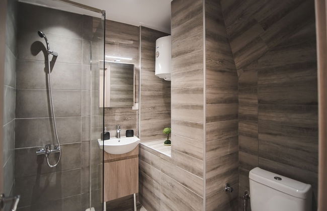 Contemporary Studios Historic Center - Photo 25