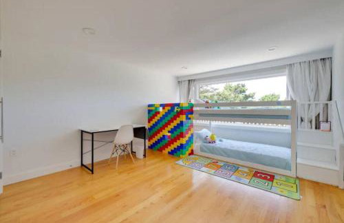 Cape Cod Home w/Ocean View, Roof Top, Pool & Hot Tub - Photo 22