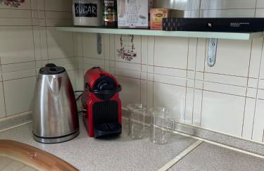 Entire villa with big garden and BBQ amenities - Foto 9