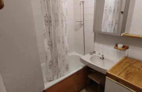 Appart 2 Pièces Cabine, 200m Pistes, 6 pers, Balcon - FR-1-557A-53 - Foto 6