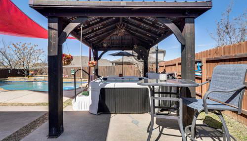 Pool and Hot Tub! Dog-Friendly AwaySis in SE Austin - Foto 3