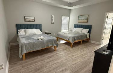 Beach Days, Nightlife Nights, East End of PCB - Foto 3