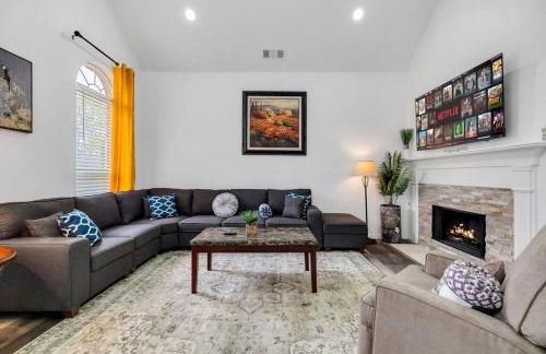 Frisco Resort Style Home w/Spa - Foto 45