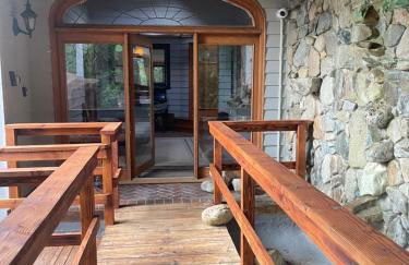 RiverFront Retreat- Spa/Hot tub, Game Room, Limited Gym - Foto 1