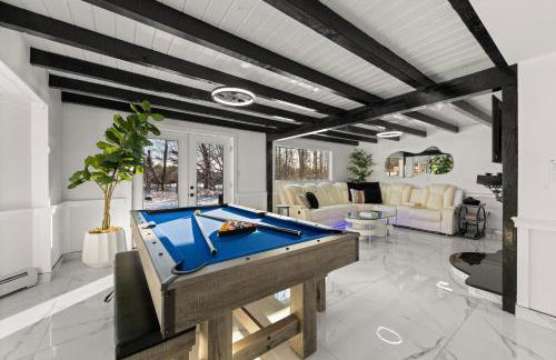 NEW Modern Barrel Getaway HOT TUB & Game Room - Foto 4