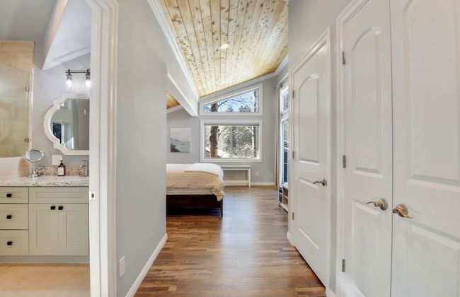 Alpine Chalet Nature Lovers Rejoice! Chic 4 BDR - Photo 8