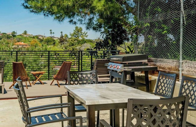 Monterey Park Retreat: Spectacular Views & Comfort - Foto 33