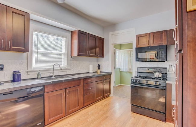 Downtown Practical & Pet-friendly Easy & Sensible - Photo 10