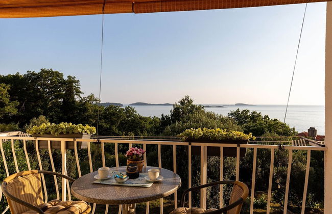 Apartments Belenum - Double Room With Balcony and Sea View - Foto 10