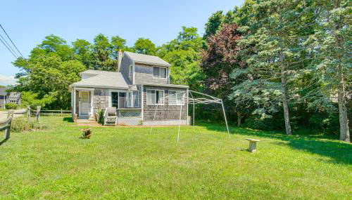 Less Than 1 Mi to Beaches Home with Deck in Oak Bluffs - Foto 2