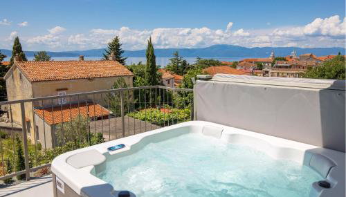 Beautiful Apartment In Omisalj - Foto 2